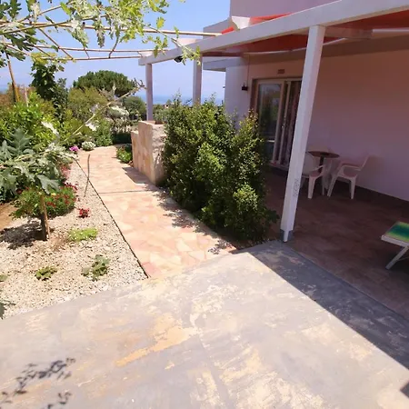 公寓 Chiaro Di Luna 圣多米尼卡